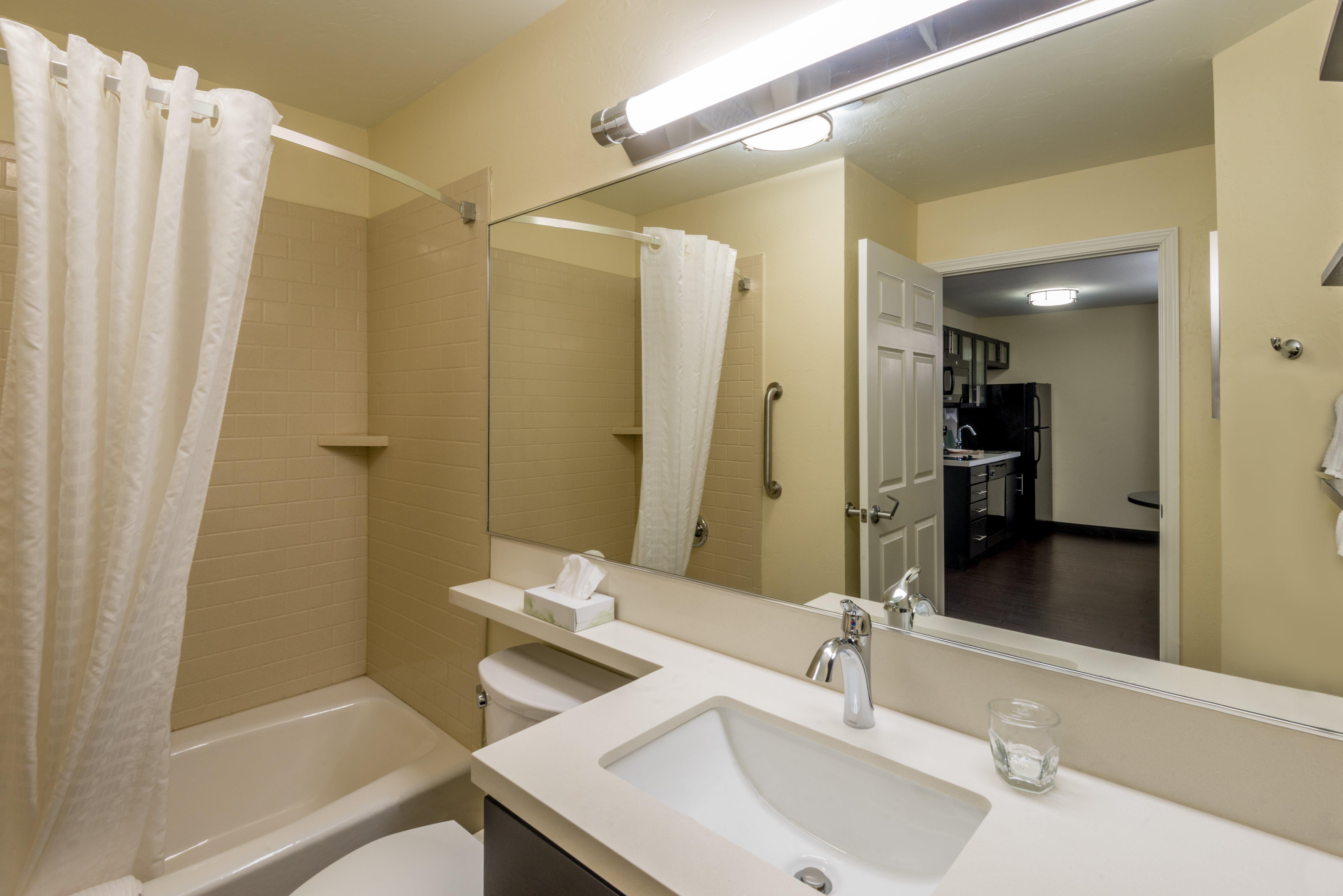 Candlewood Suites Del City By Ihg Екстериор снимка