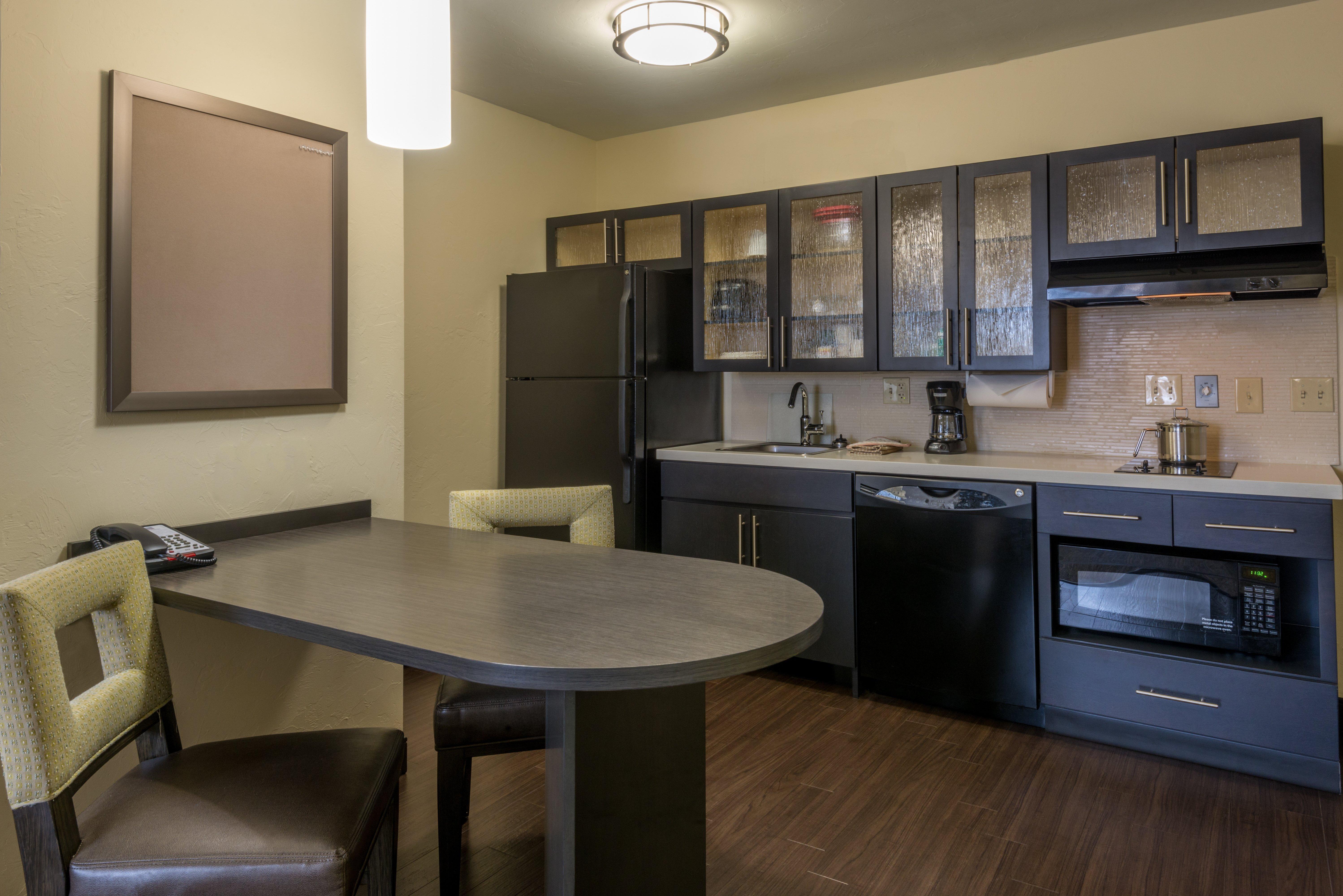 Candlewood Suites Del City By Ihg Екстериор снимка