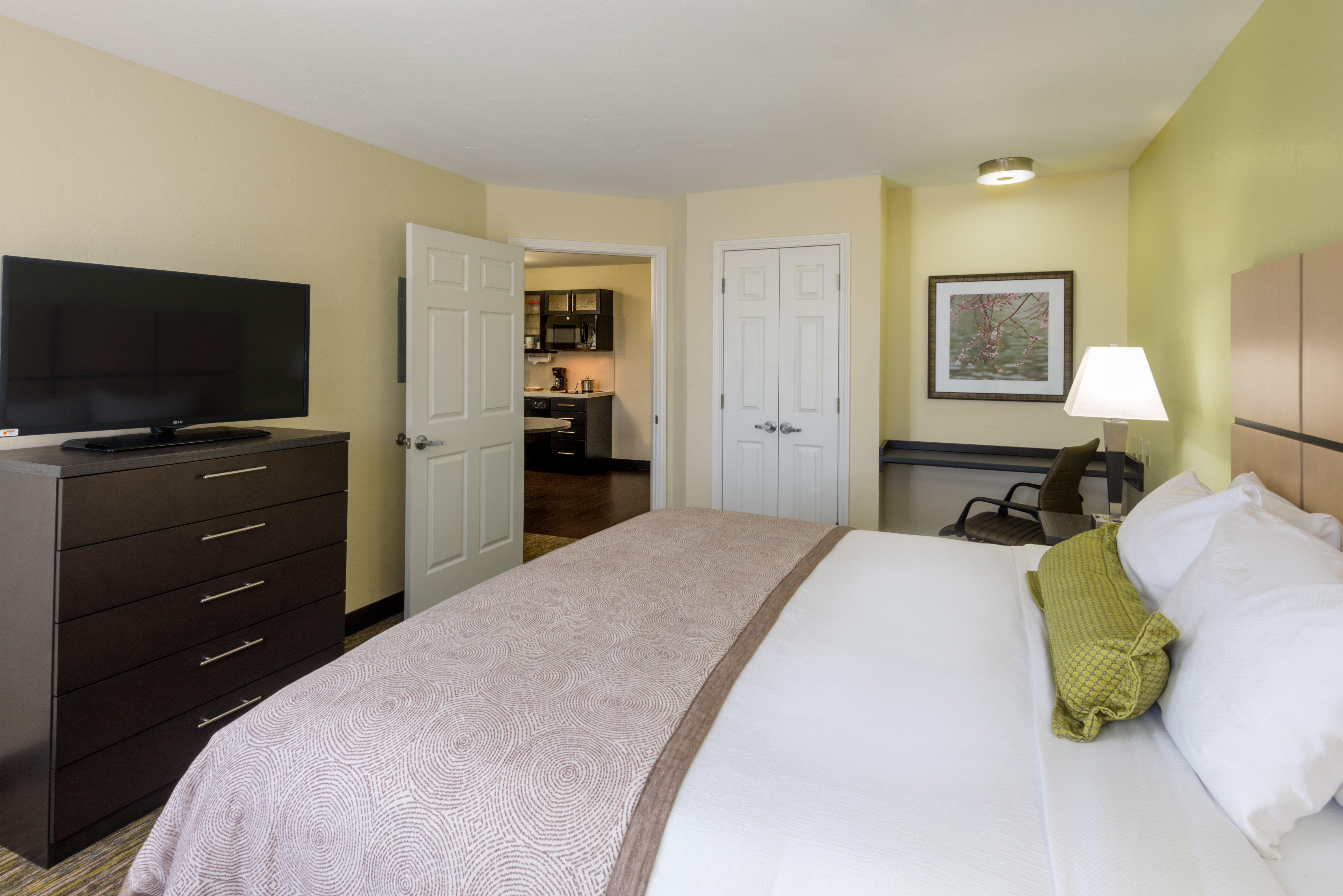Candlewood Suites Del City By Ihg Екстериор снимка