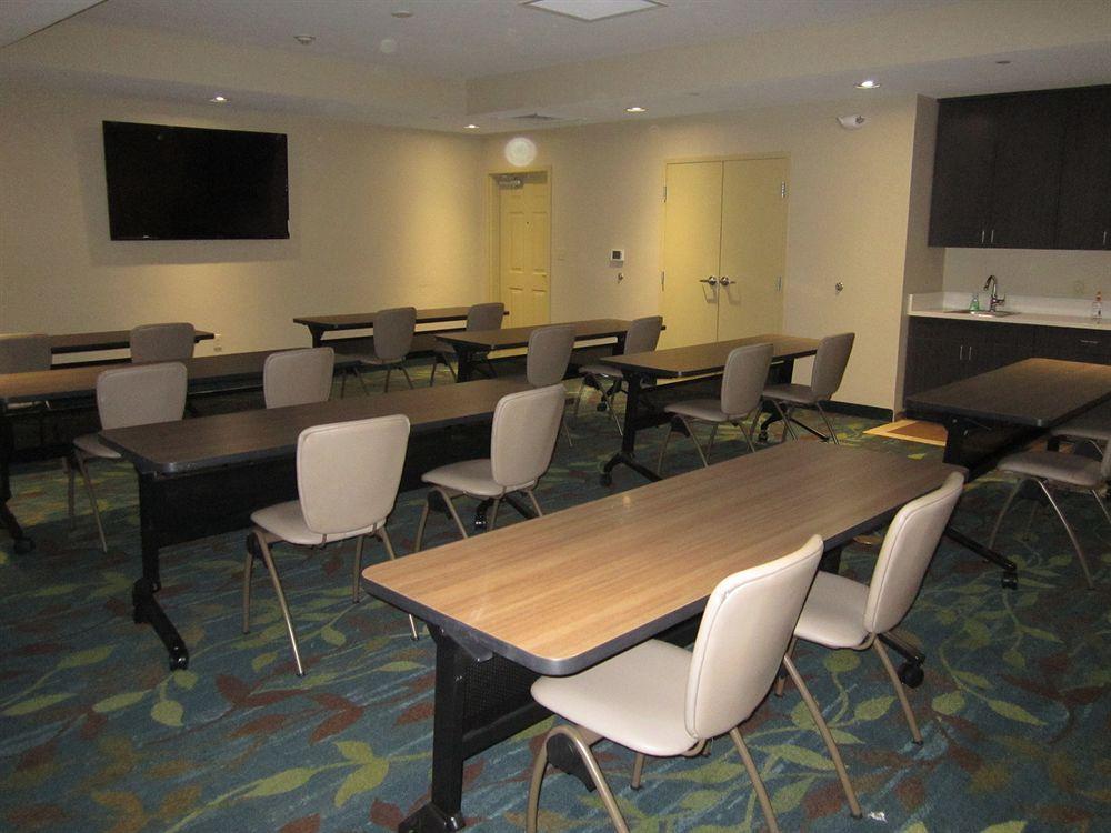 Candlewood Suites Del City By Ihg Екстериор снимка